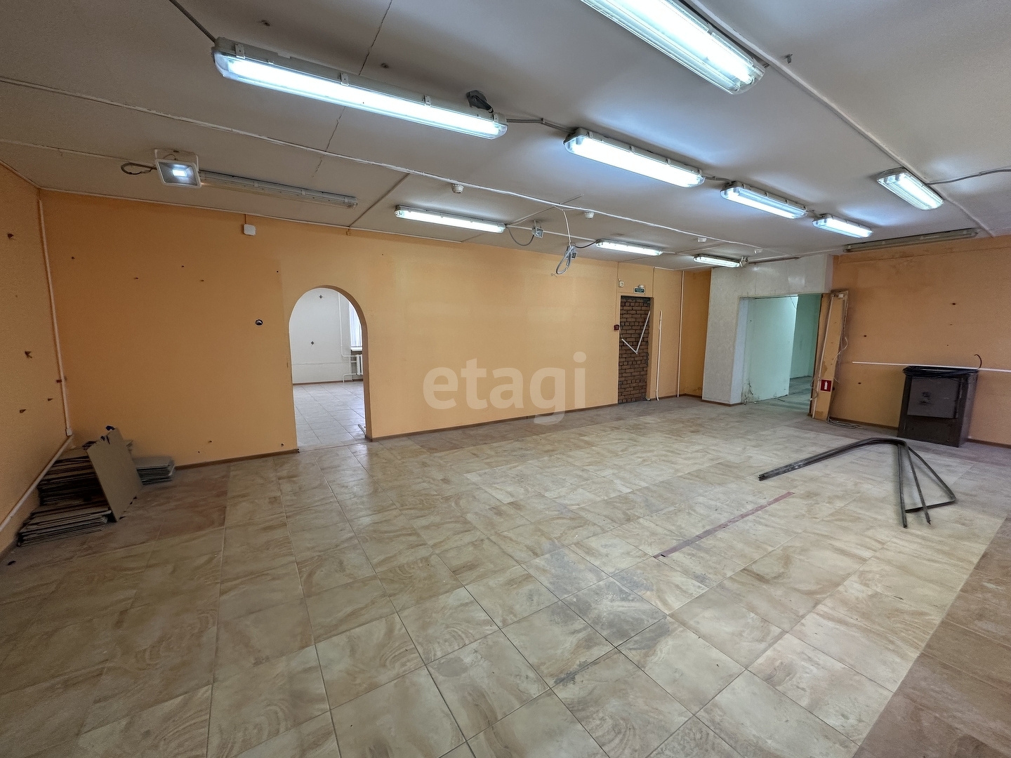 Аренда коммерческой недвижимости, 160м <sup>2</sup>, Новый Уренгой, Ямало-Ненецкий АО,  Новый Уренгой