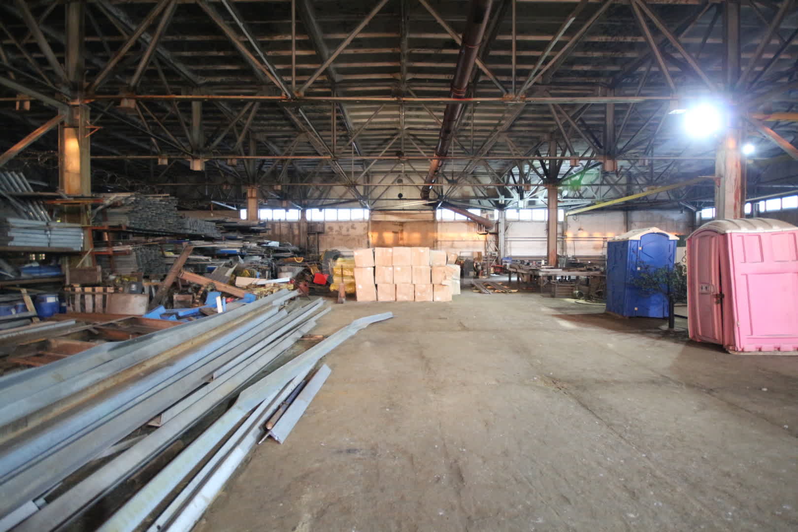 Аренда коммерческой недвижимости, 1000м <sup>2</sup>, Новый Уренгой, Ямало-Ненецкий АО,  Новый Уренгой