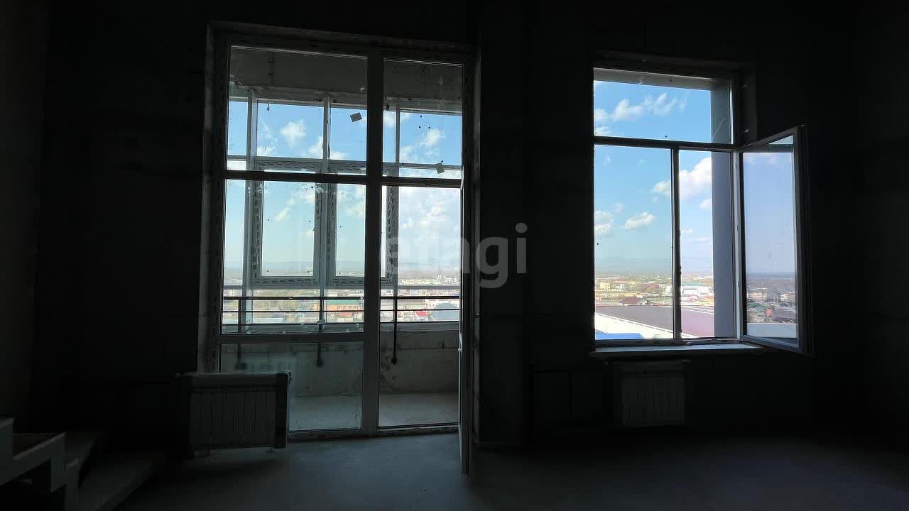 Продажа 4-комнатной квартиры, Южно-Сахалинск, Сахалинская область,  Южно-Сахалинск