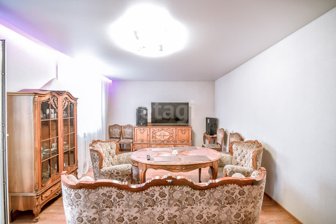 Продажа 4-комнатной квартиры, Южно-Сахалинск, Сахалинская область,  Южно-Сахалинск