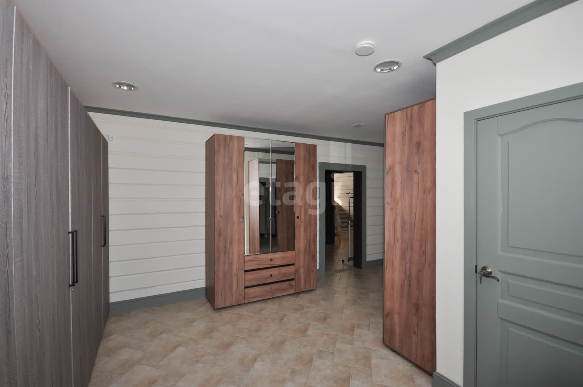 Аренда дома, 400м <sup>2</sup>, Южно-Сахалинск, Сахалинская область,  