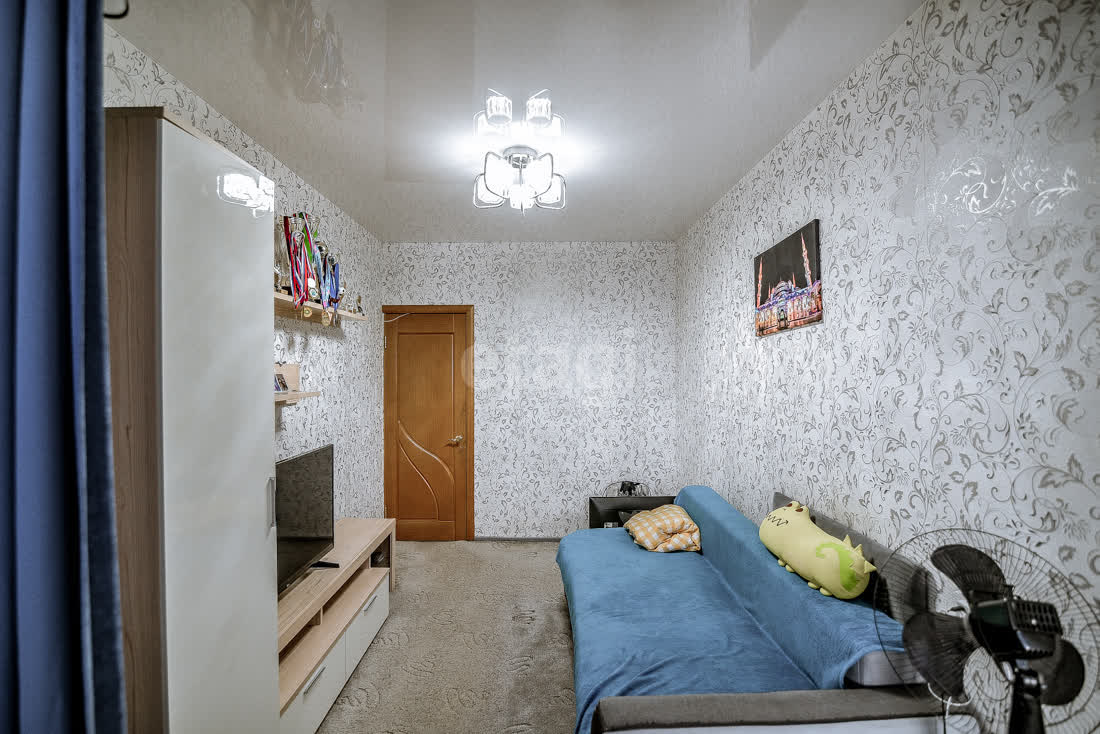 Продажа 4-комнатной квартиры, Южно-Сахалинск, Сахалинская область,  Южно-Сахалинск