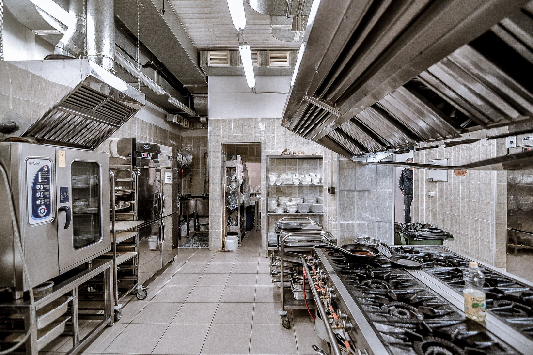 Продажа коммерческой недвижимости, 1000м <sup>2</sup>, Южно-Сахалинск, Сахалинская область,  Южно-Сахалинск