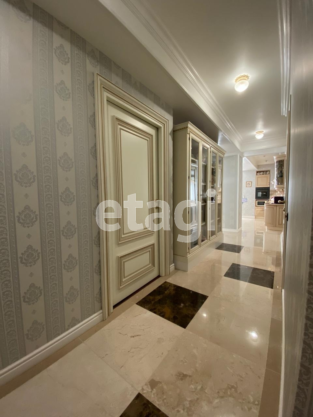 Продажа 4-комнатной квартиры, Южно-Сахалинск, Сахалинская область,  Южно-Сахалинск