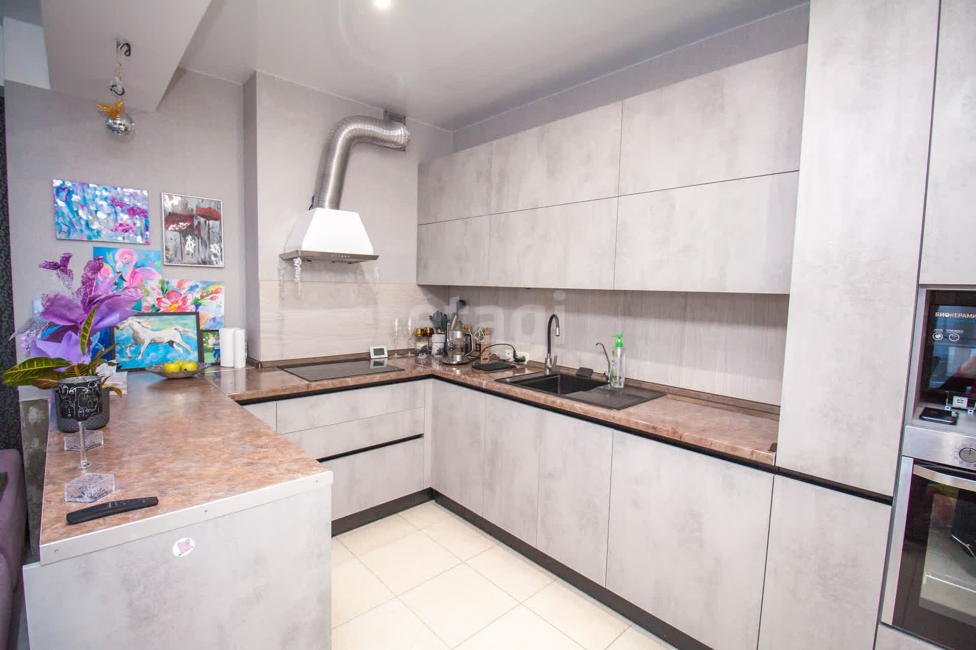 Продажа 2-комнатной квартиры, Южно-Сахалинск, Сахалинская область,  Южно-Сахалинск