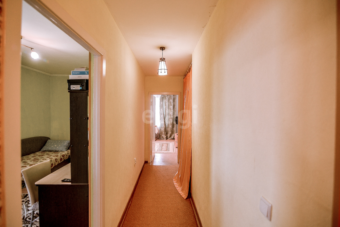 Продажа 2-комнатной квартиры, Южно-Сахалинск, Сахалинская область,  Южно-Сахалинск