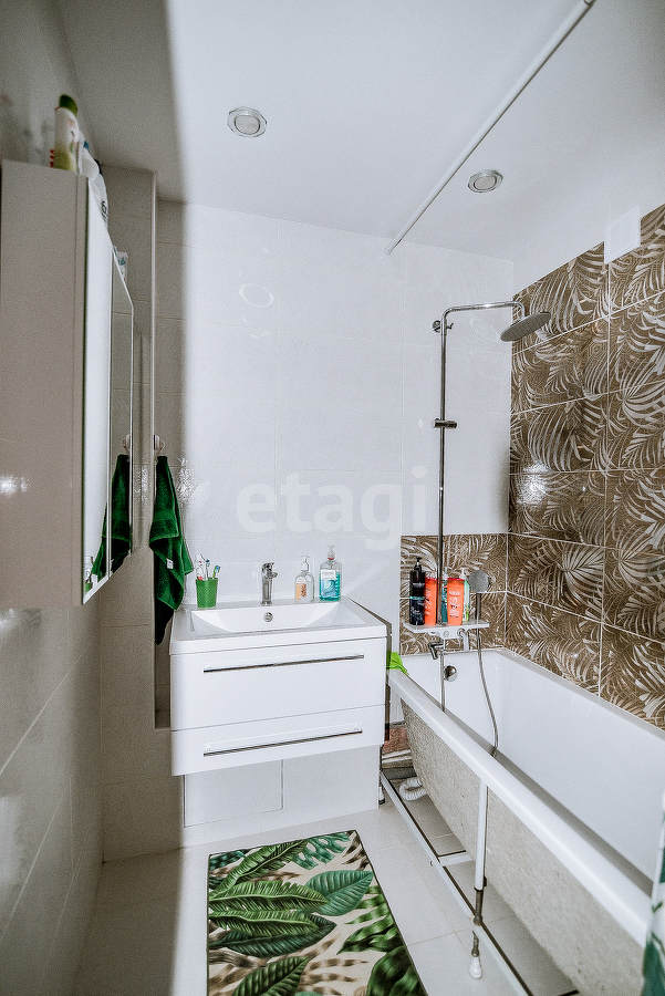 Продажа 3-комнатной квартиры, Южно-Сахалинск, Сахалинская область,  Южно-Сахалинск