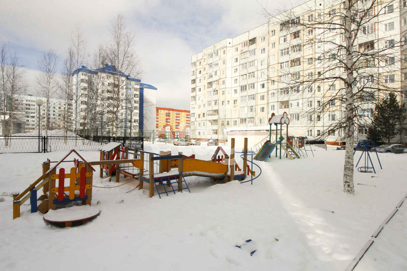 Продажа 4-комнатной квартиры, Нижневартовск, Ханты-Мансийский автономный округ,  посёлок городского типа Излучинск