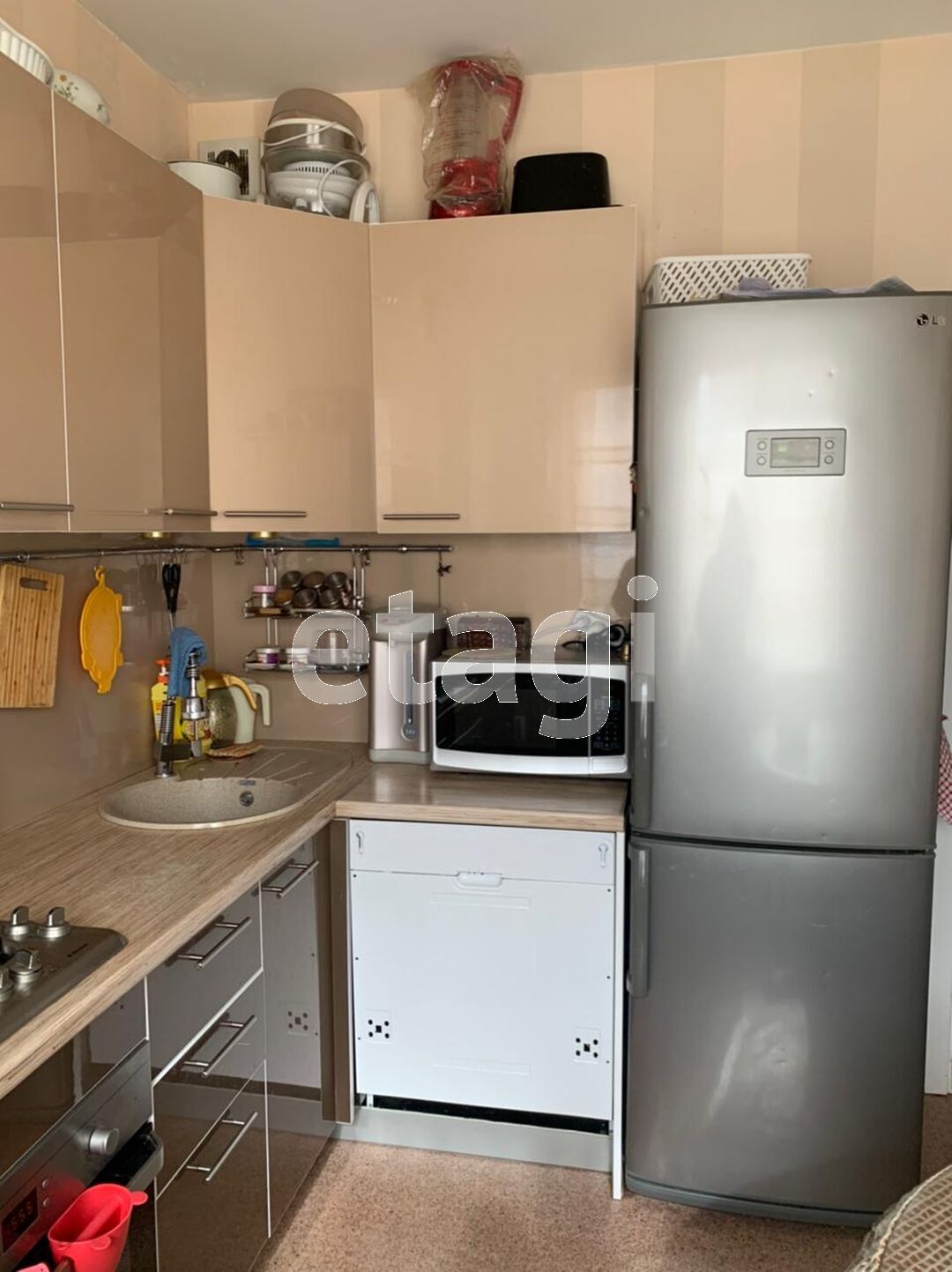 Продажа 4-комнатной квартиры, Южно-Сахалинск, Сахалинская область,  Южно-Сахалинск