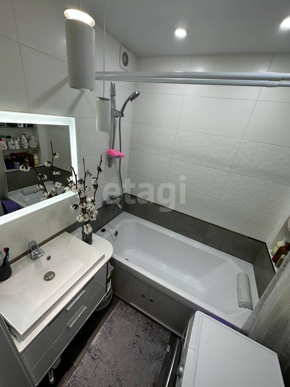 Продажа 2-комнатной квартиры, Южно-Сахалинск, Сахалинская область,  Южно-Сахалинск