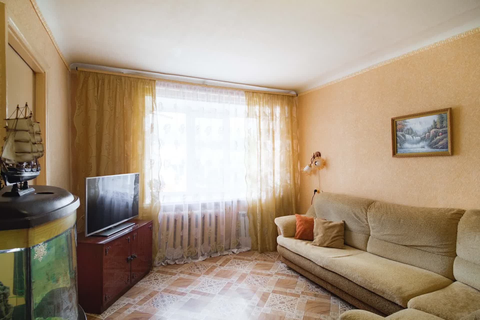 Продажа 4-комнатной квартиры, Комсомольск-на-Амуре, Аллея Труда,  60 к 2