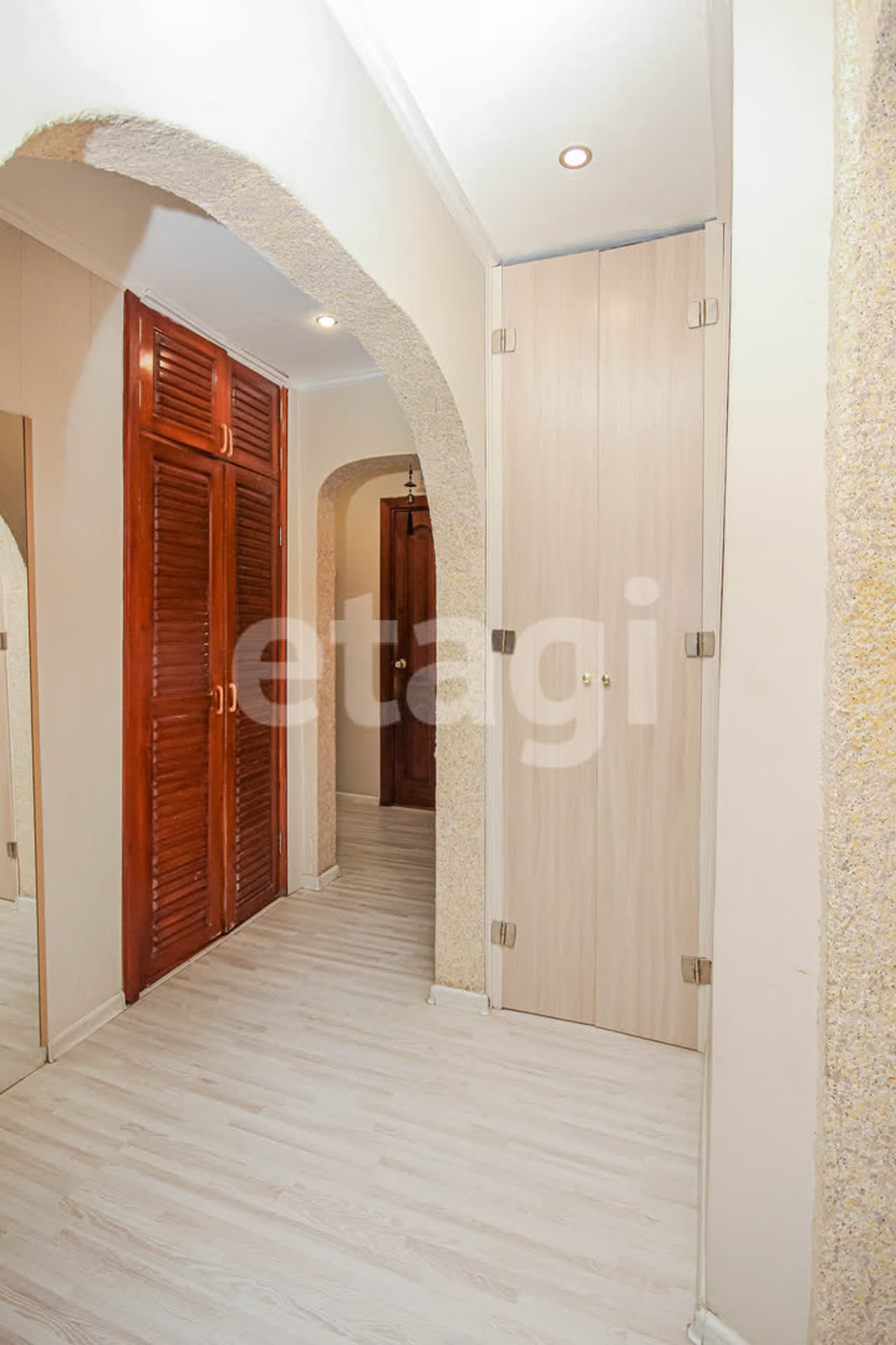 Продажа 3-комнатной квартиры, Улан-Удэ, Республика Бурятия,  Улан-Удэ