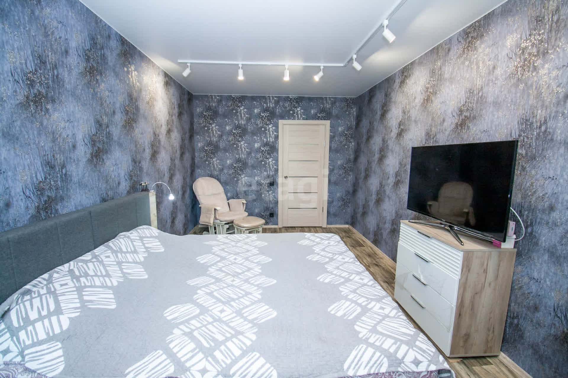 Продажа 3-комнатной квартиры, Южно-Сахалинск, Сахалинская область,  Южно-Сахалинск