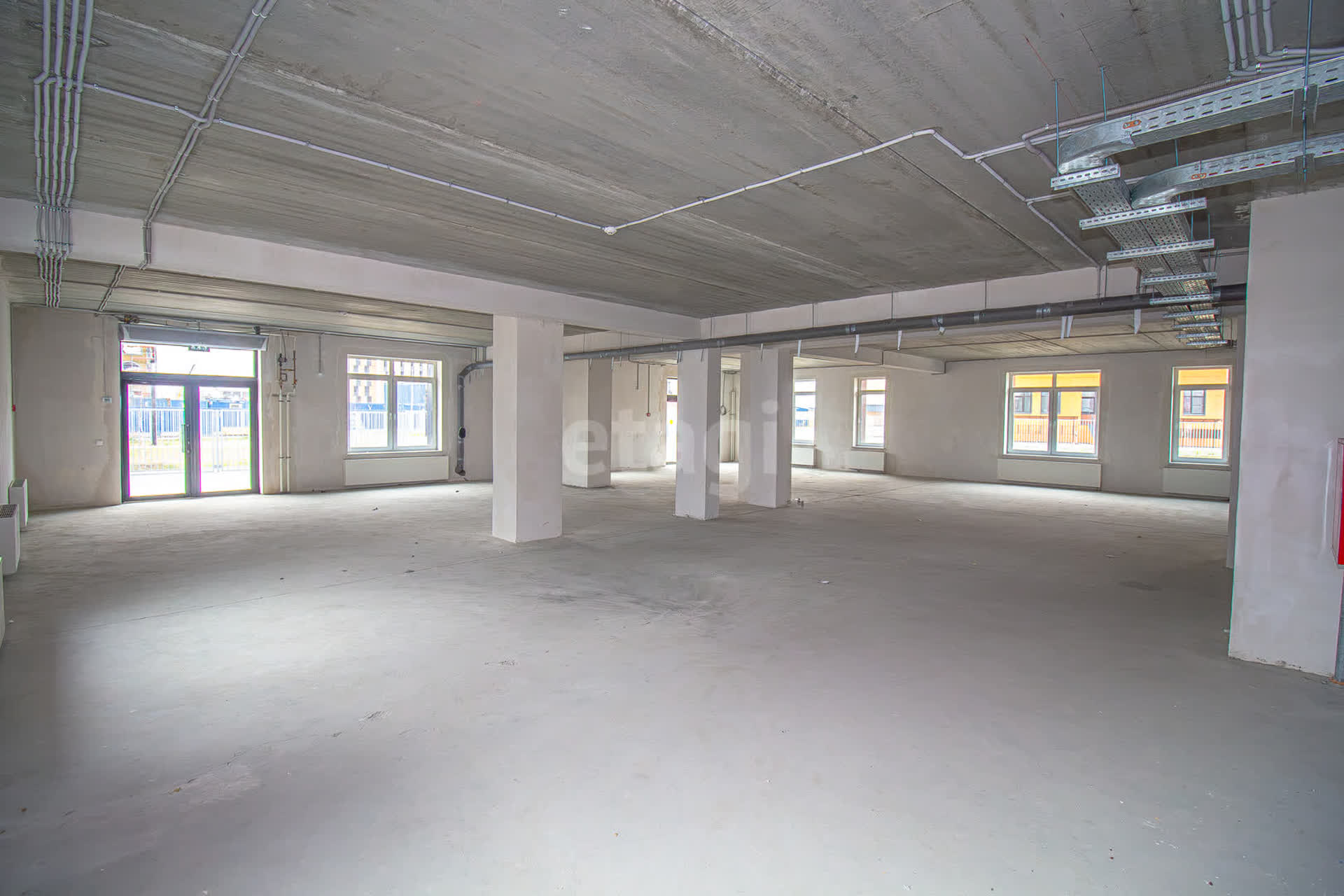 Аренда коммерческой недвижимости, 100м <sup>2</sup>, Новый Уренгой, Ямало-Ненецкий АО,  Новый Уренгой