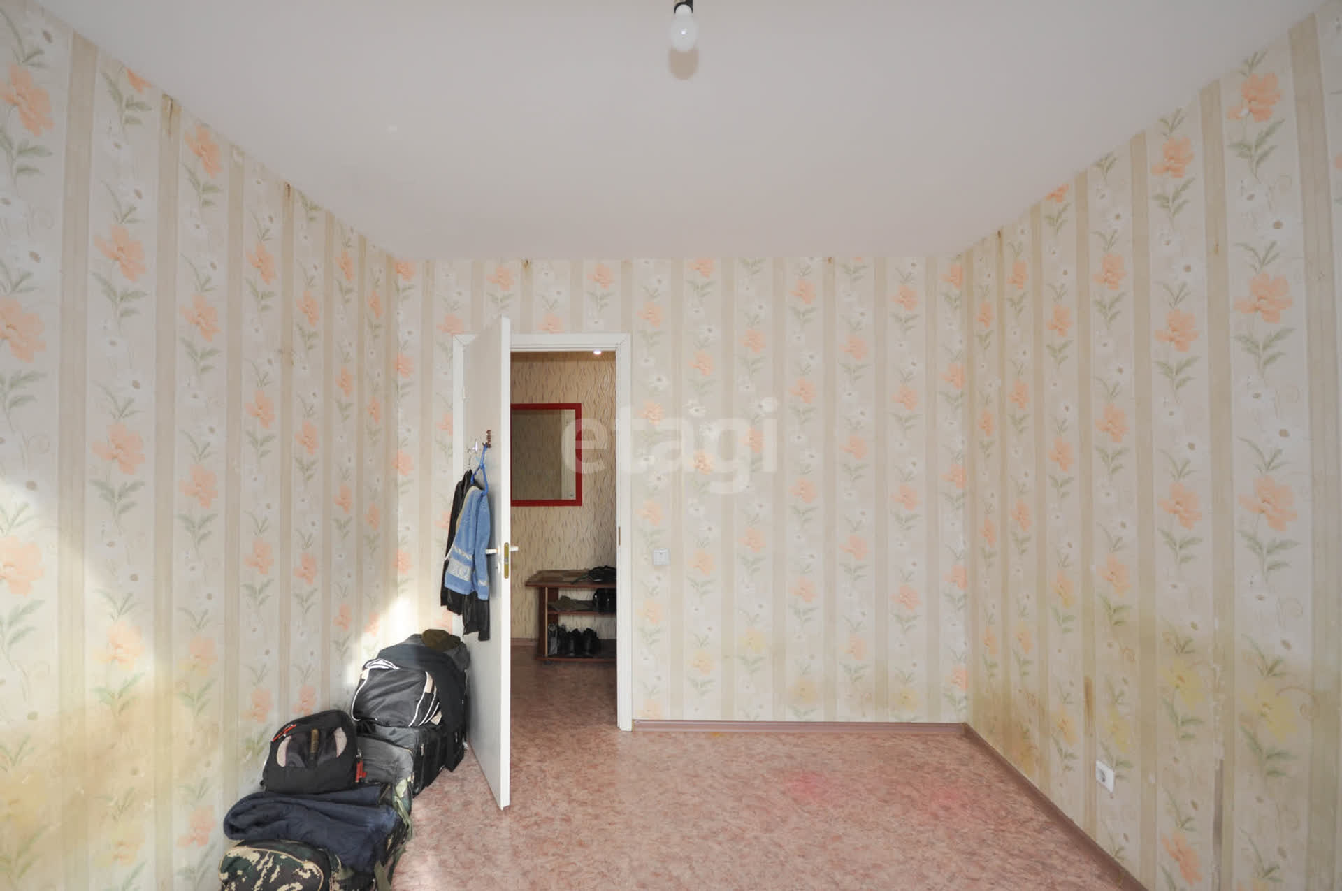 Продажа 2-комнатной квартиры, Южно-Сахалинск, Сахалинская область,  Южно-Сахалинск