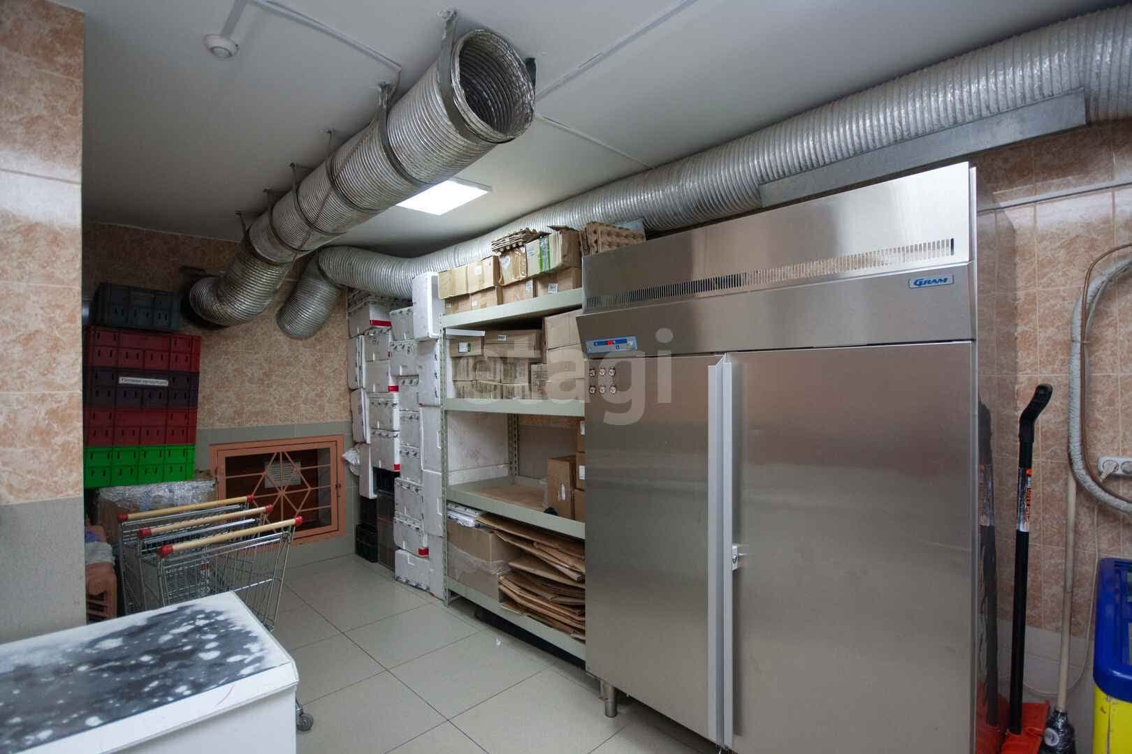 Продажа коммерческой недвижимости, 310м <sup>2</sup>, Новый Уренгой, Ямало-Ненецкий АО,  Новый Уренгой