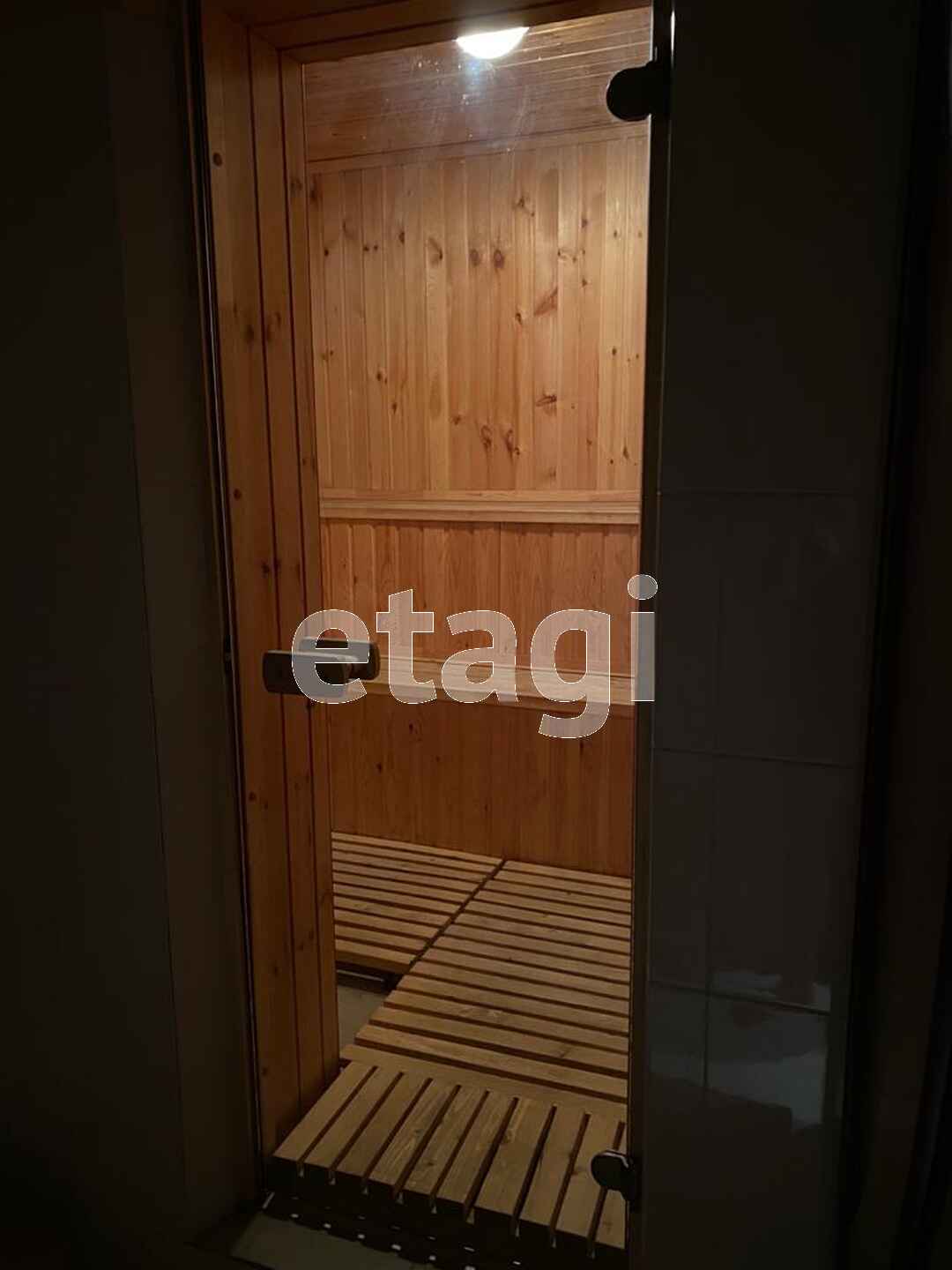 Продажа коммерческой недвижимости, 100м <sup>2</sup>, Южно-Сахалинск, Сахалинская область,  Южно-Сахалинск