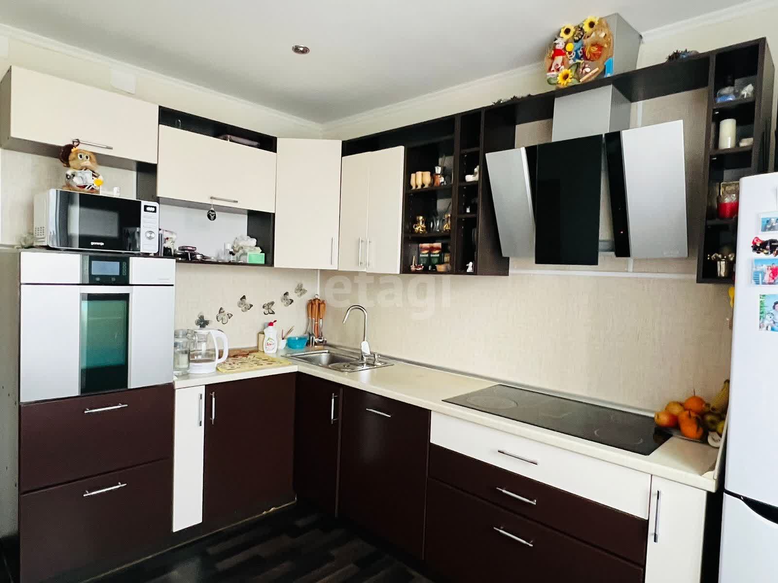 Продажа 3-комнатной квартиры, Южно-Сахалинск, Сахалинская область,  Южно-Сахалинск