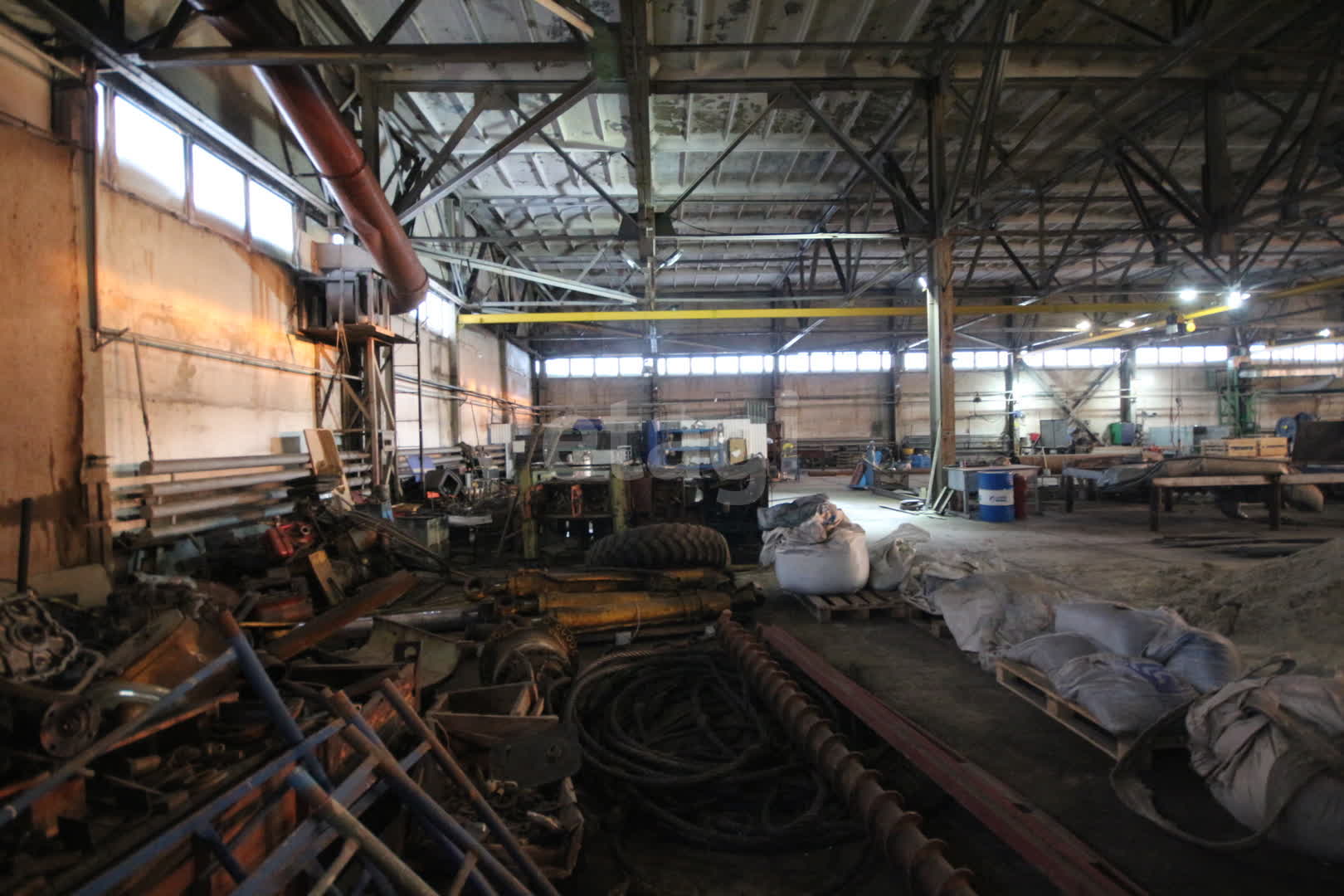 Аренда коммерческой недвижимости, 1000м <sup>2</sup>, Новый Уренгой, Ямало-Ненецкий АО,  Новый Уренгой