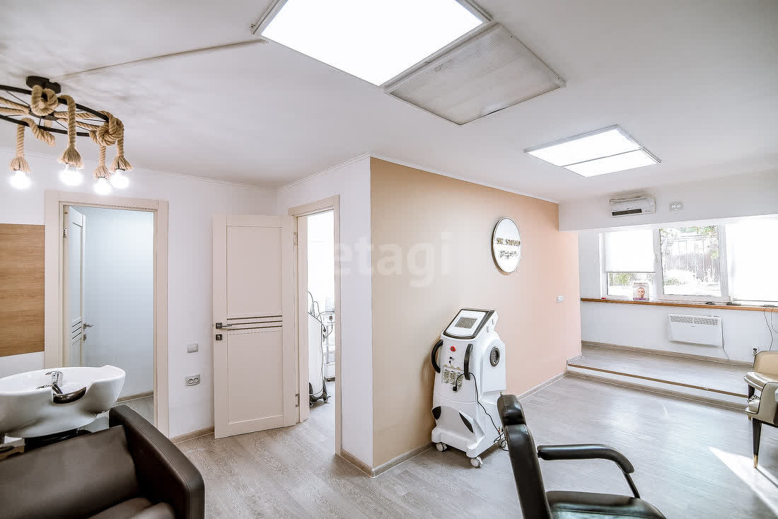 Продажа коммерческой недвижимости, 38м <sup>2</sup>, Южно-Сахалинск, Сахалинская область,  Южно-Сахалинск