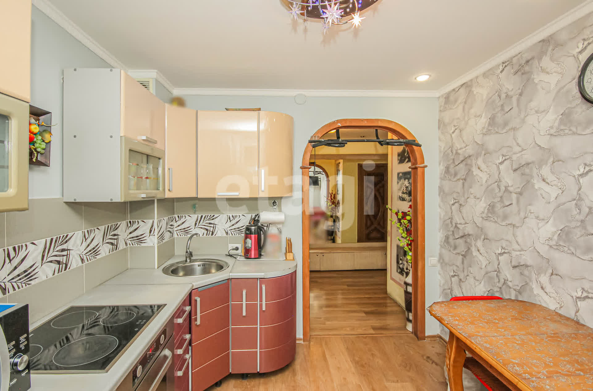 Продажа 5-комнатной квартиры, Улан-Удэ, Республика Бурятия,  Улан-Удэ