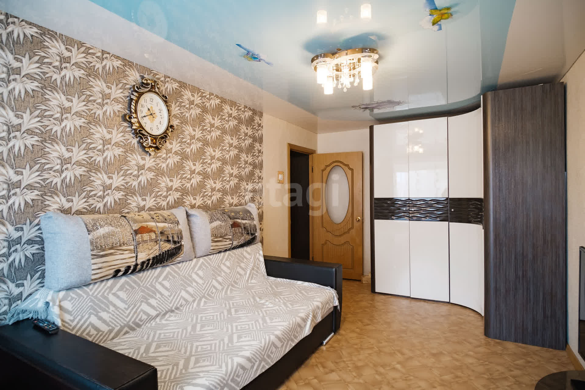 Продажа 2-комнатной квартиры, Комсомольск-на-Амуре, Гамарника,  24
