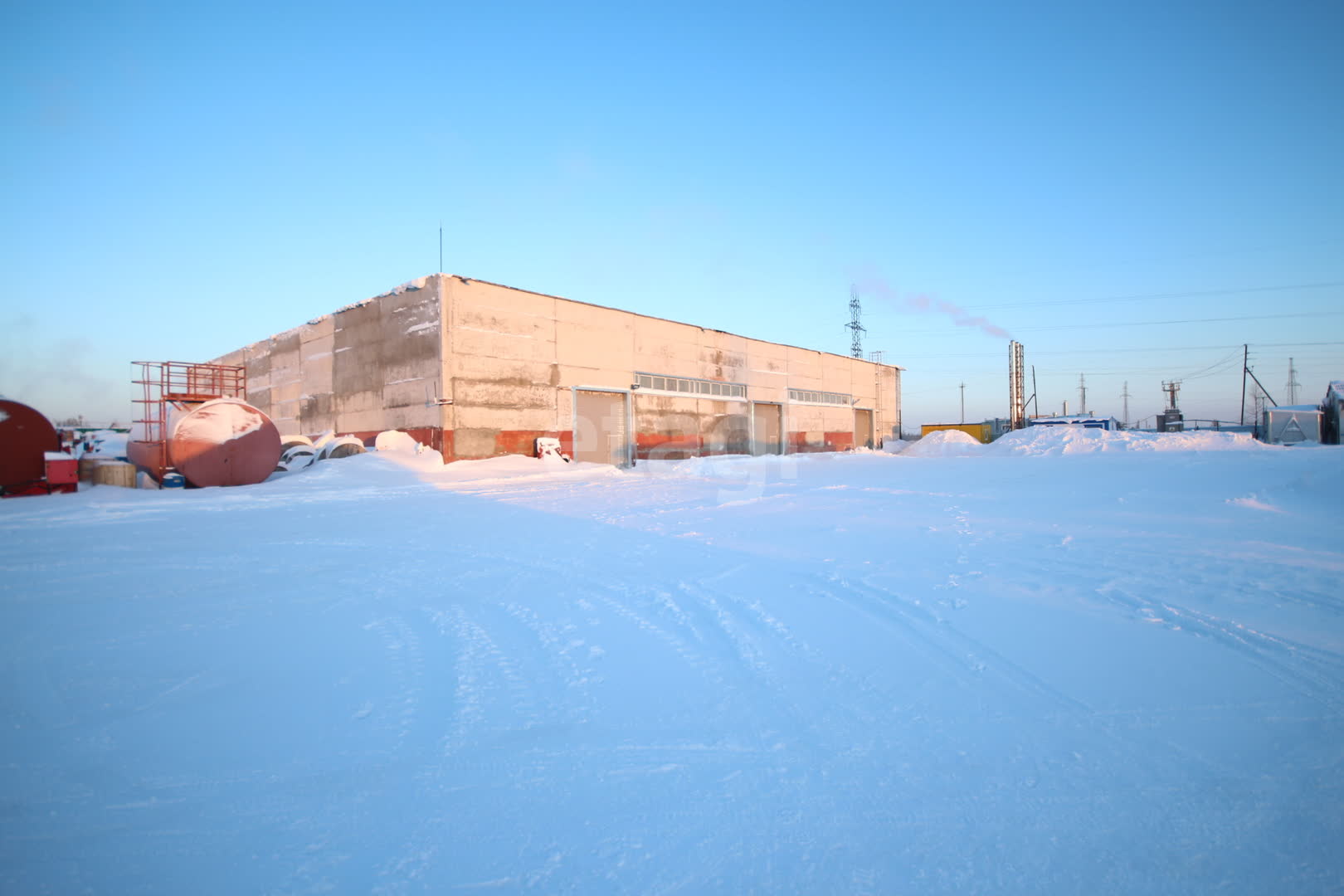 Аренда коммерческой недвижимости, 1000м <sup>2</sup>, Новый Уренгой, Ямало-Ненецкий АО,  Новый Уренгой