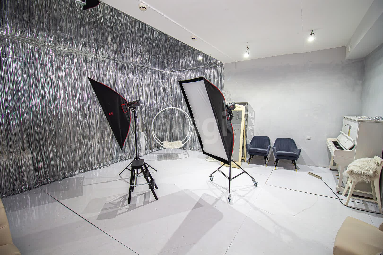 Продажа коммерческой недвижимости, 122м <sup>2</sup>, Новый Уренгой, Ямало-Ненецкий АО,  Новый Уренгой