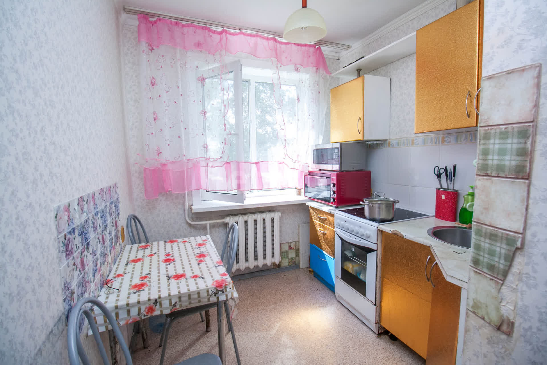 Продажа 2-комнатной квартиры, Южно-Сахалинск, Сахалинская область,  Южно-Сахалинск