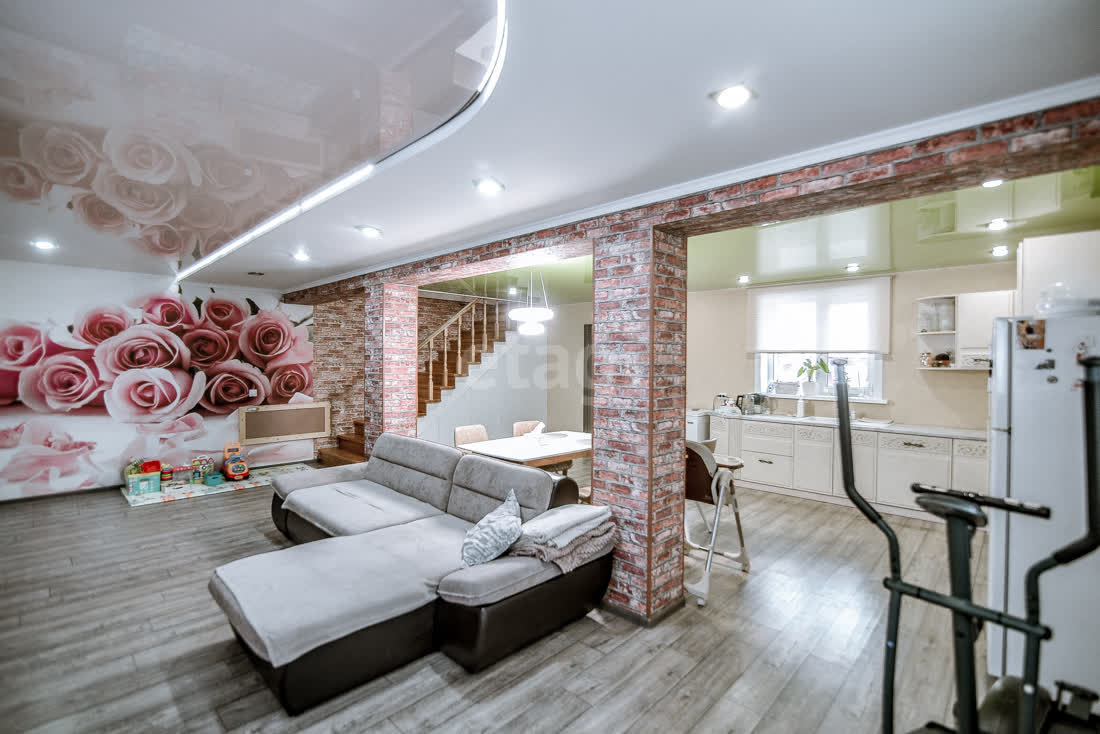 Продажа дома, 215м <sup>2</sup>, 7 сот., Южно-Сахалинск, Сахалинская область,  Южно-Сахалинск