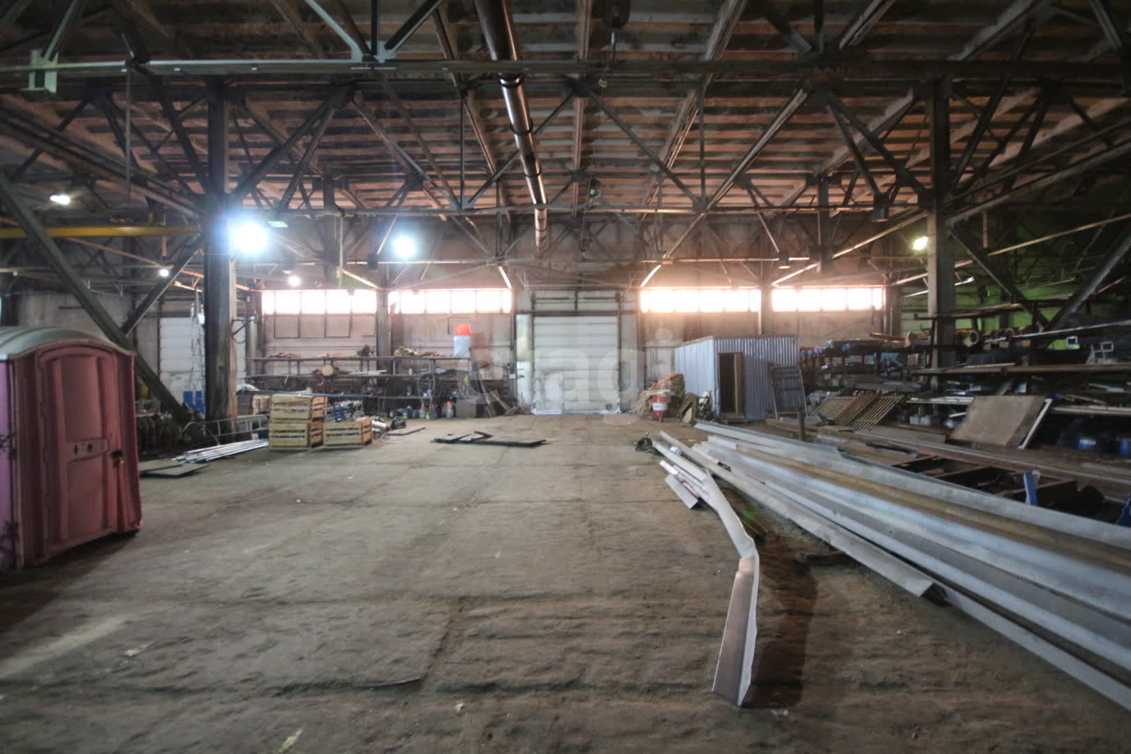 Аренда коммерческой недвижимости, 1000м <sup>2</sup>, Новый Уренгой, Ямало-Ненецкий АО,  Новый Уренгой