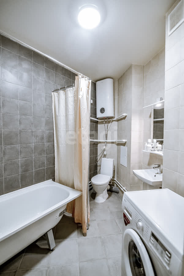 Продажа 2-комнатной квартиры, Южно-Сахалинск, Сахалинская область,  Южно-Сахалинск