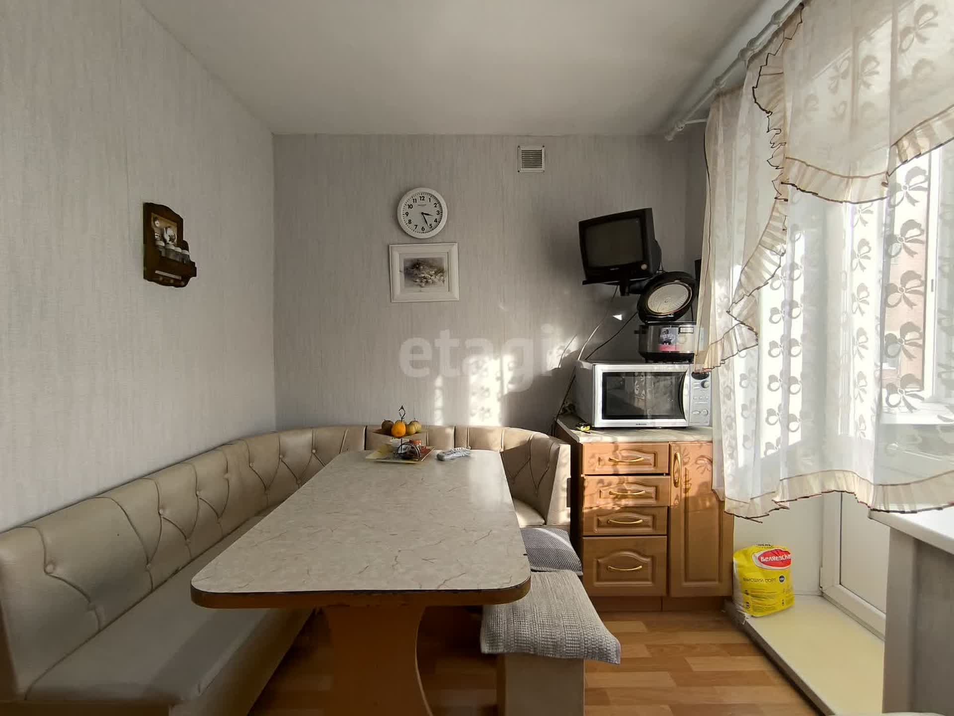 Продажа 4-комнатной квартиры, Улан-Удэ, Республика Бурятия,  Улан-Удэ