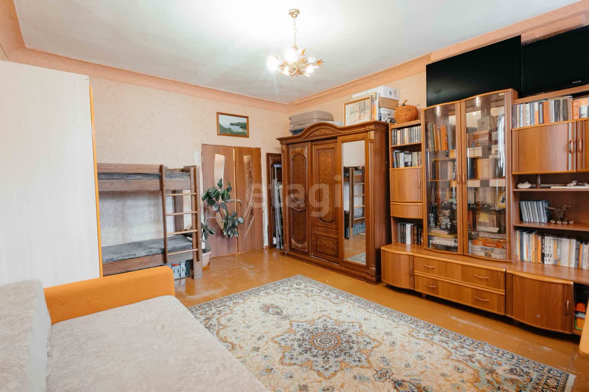 Продажа 1-комнатной квартиры, Комсомольск-на-Амуре, Севастопольская,  19