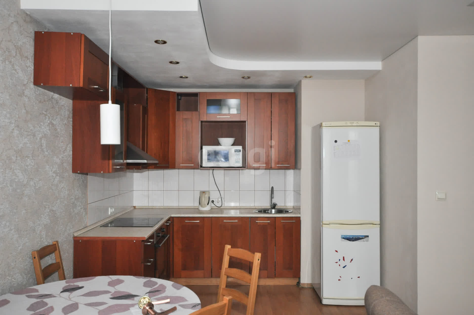 Аренда 3-комнатной квартиры, Южно-Сахалинск, Сахалинская область,  Южно-Сахалинск