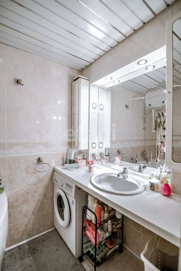 Продажа 3-комнатной квартиры, Южно-Сахалинск, Сахалинская область,  Южно-Сахалинск