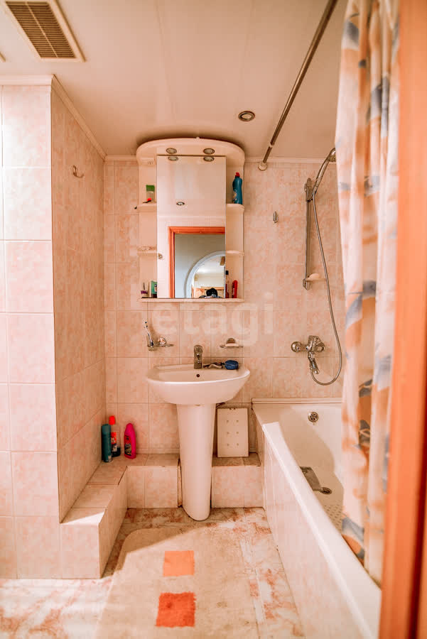 Продажа 3-комнатной квартиры, Южно-Сахалинск, Сахалинская область,  Южно-Сахалинск