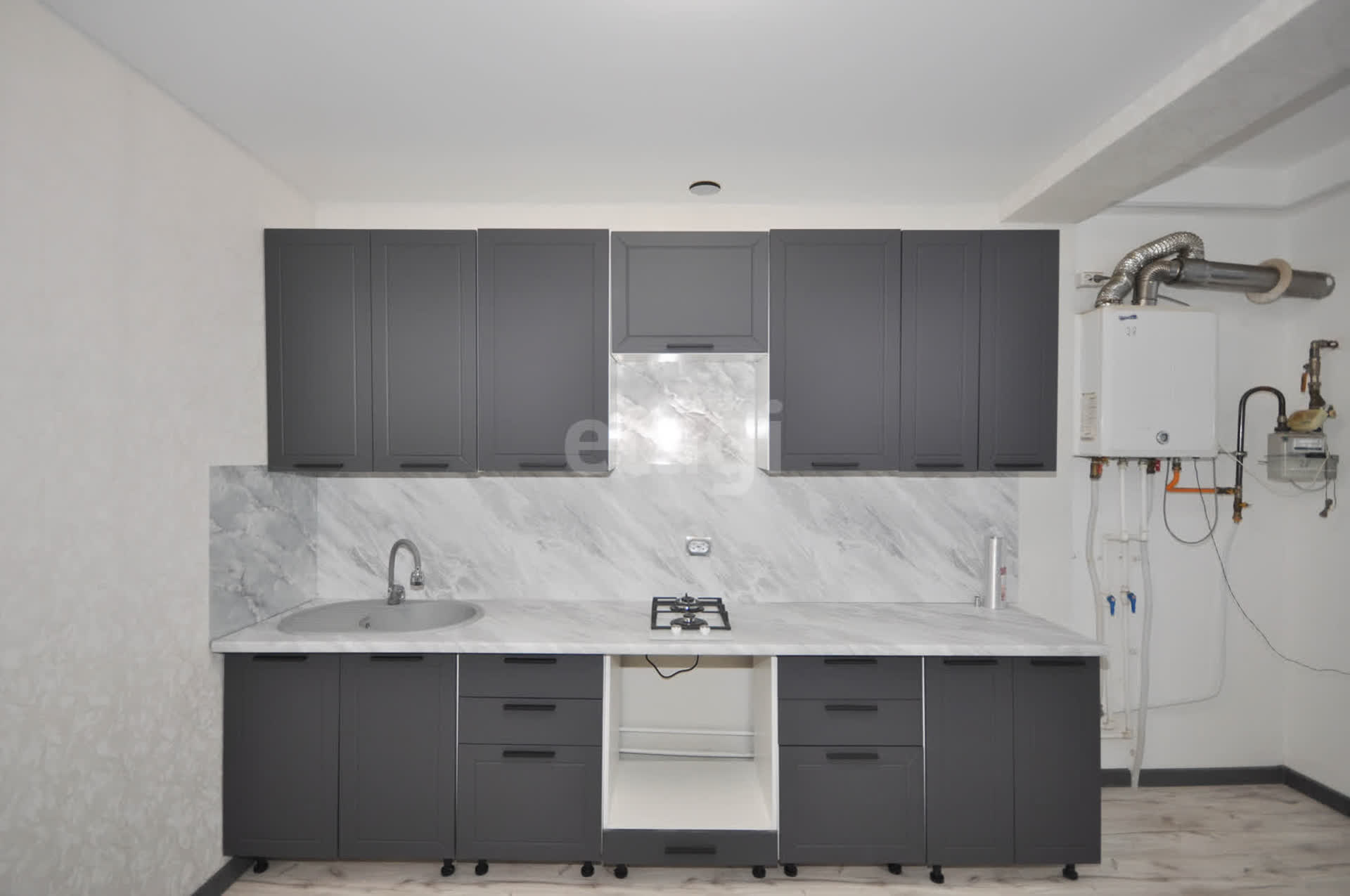 Продажа 2-комнатной квартиры, Южно-Сахалинск, Сахалинская область,  Южно-Сахалинск