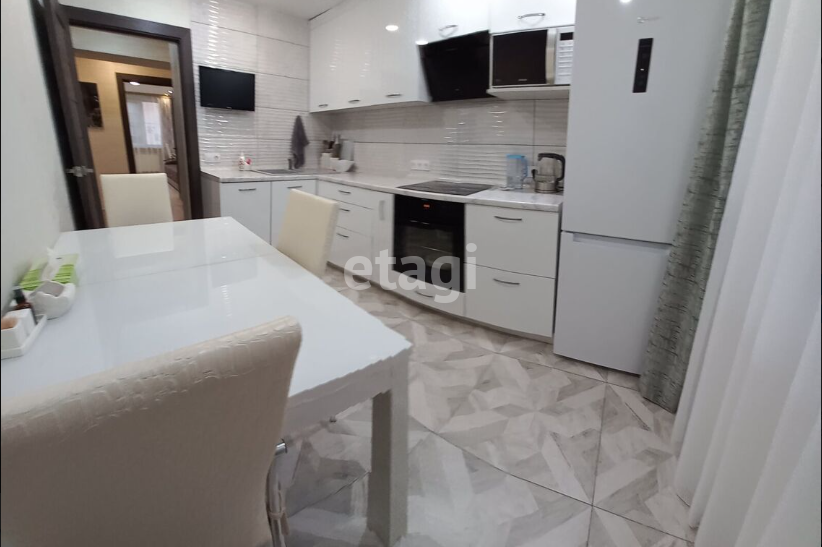 Продажа 3-комнатной квартиры, Южно-Сахалинск, Сахалинская область,  Южно-Сахалинск