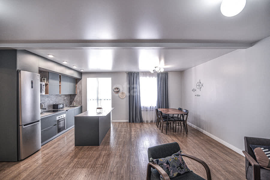 Продажа 3-комнатной квартиры, Южно-Сахалинск, Сахалинская область,  Южно-Сахалинск