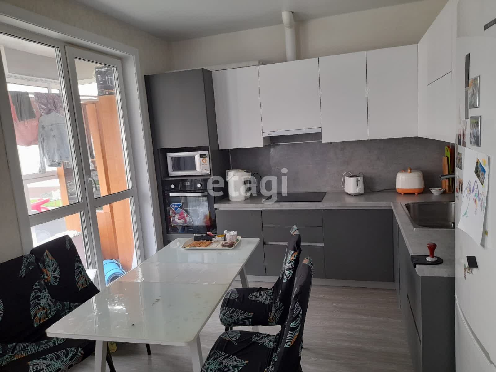 Продажа 2-комнатной квартиры, Южно-Сахалинск, Сахалинская область,  Южно-Сахалинск