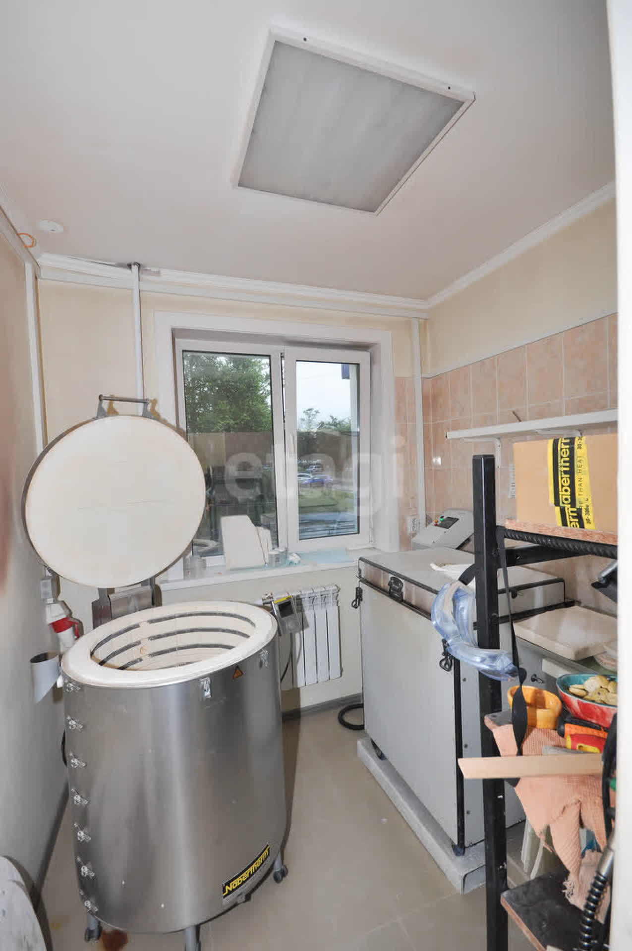 Продажа коммерческой недвижимости, 100м <sup>2</sup>, Южно-Сахалинск, Сахалинская область,  Южно-Сахалинск