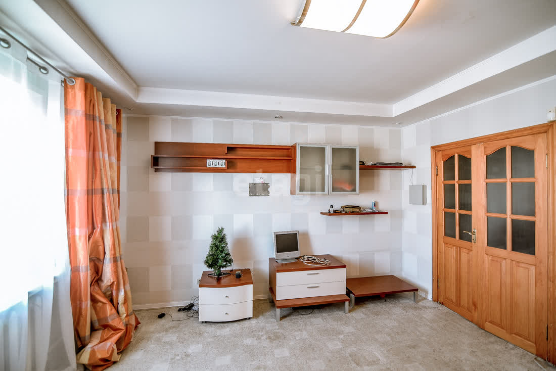 Продажа 3-комнатной квартиры, Южно-Сахалинск, Сахалинская область,  Южно-Сахалинск