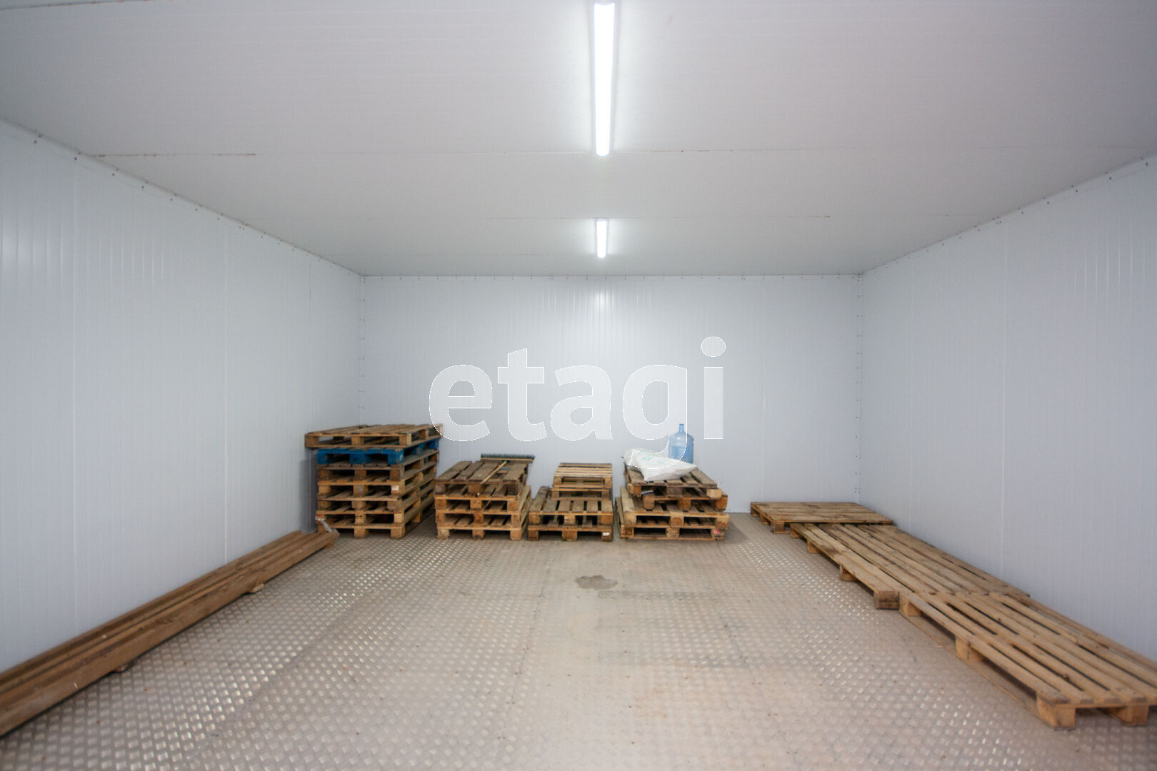 Продажа коммерческой недвижимости, 142м <sup>2</sup>, Новый Уренгой, Ямало-Ненецкий АО,  Новый Уренгой