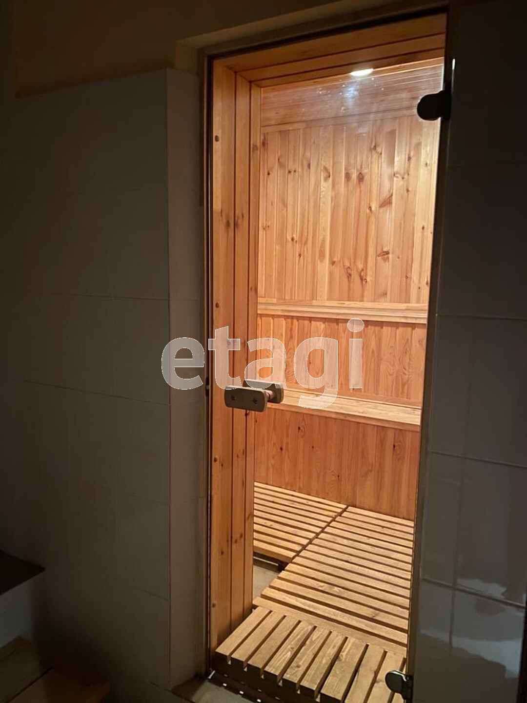 Продажа коммерческой недвижимости, 100м <sup>2</sup>, Южно-Сахалинск, Сахалинская область,  Южно-Сахалинск