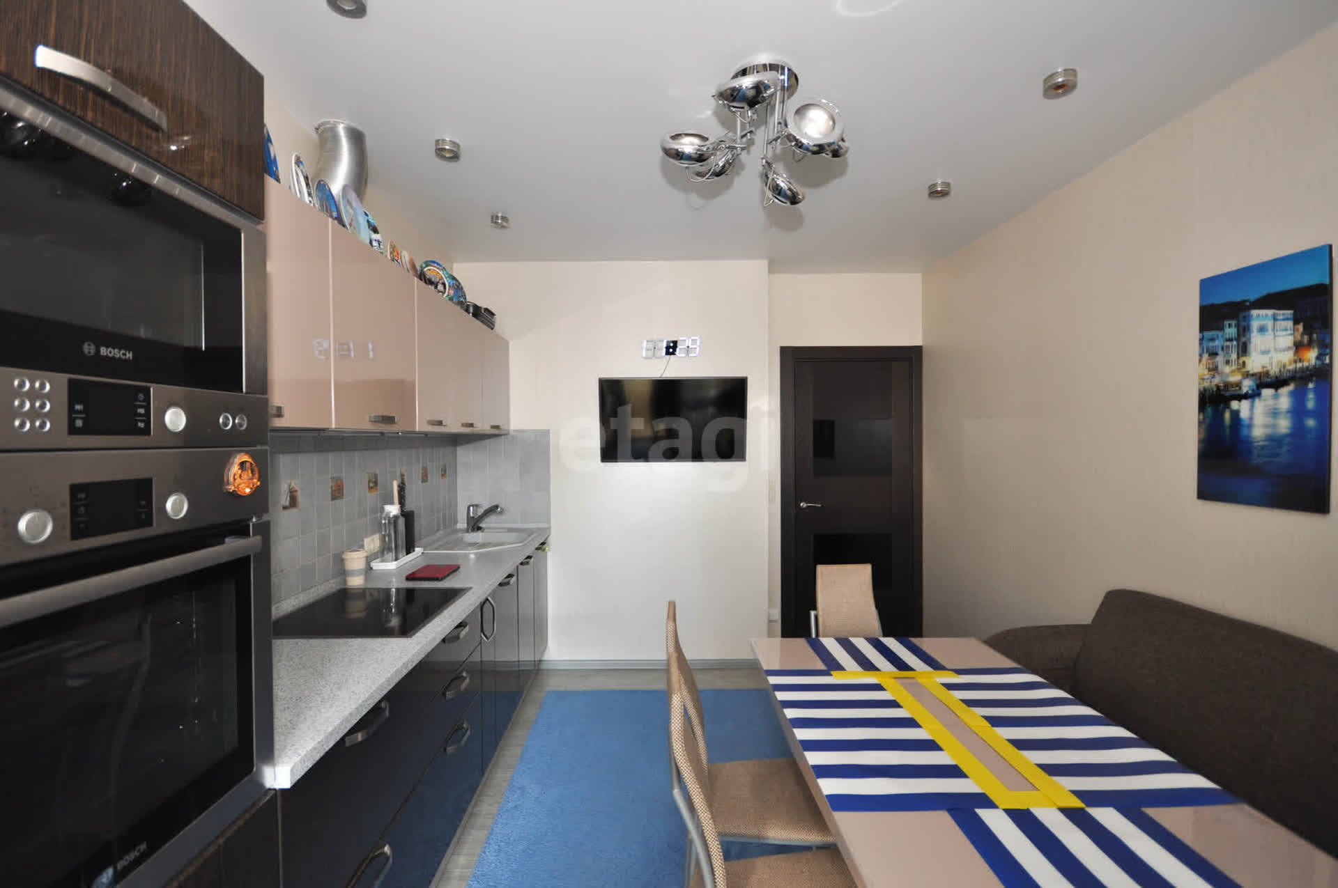 Продажа 2-комнатной квартиры, Южно-Сахалинск, Сахалинская область,  Южно-Сахалинск