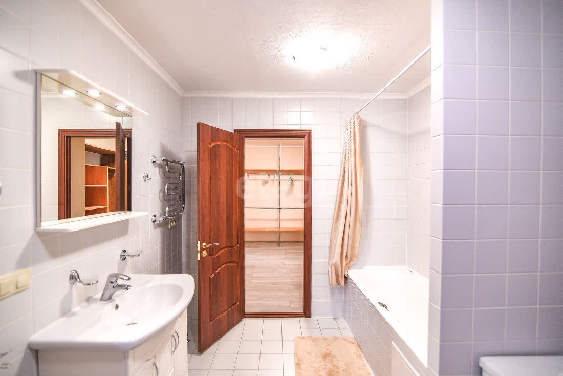 Аренда дома, 150м <sup>2</sup>, Южно-Сахалинск, Сахалинская область,  