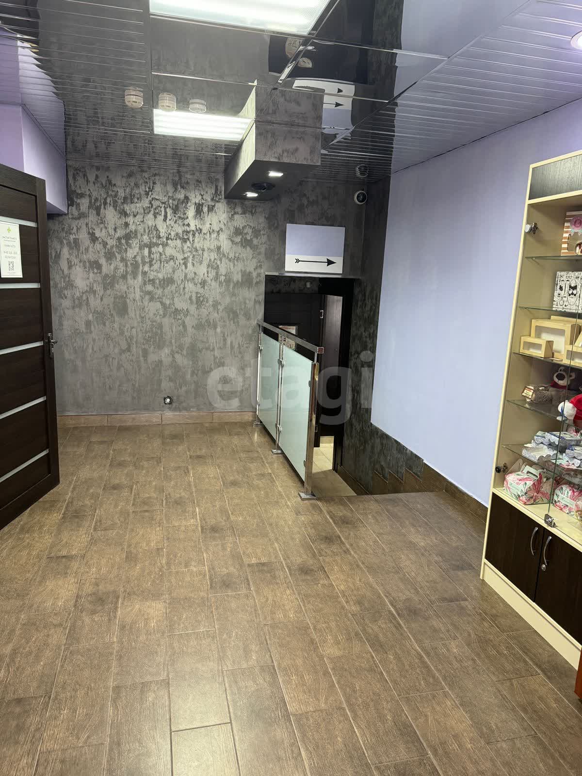 Продажа коммерческой недвижимости, 241м <sup>2</sup>, Новый Уренгой, Ямало-Ненецкий АО,  Новый Уренгой