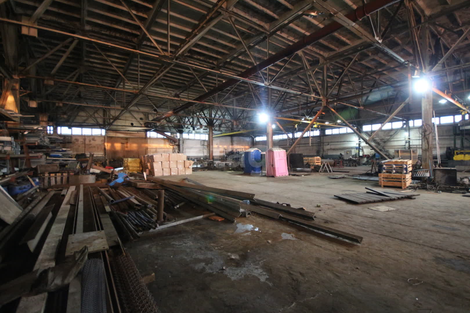 Аренда коммерческой недвижимости, 1000м <sup>2</sup>, Новый Уренгой, Ямало-Ненецкий АО,  Новый Уренгой