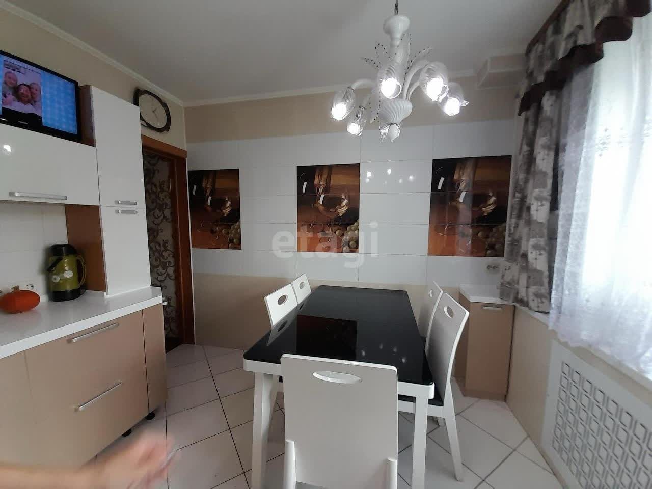 Продажа 3-комнатной квартиры, Южно-Сахалинск, Сахалинская область,  Южно-Сахалинск